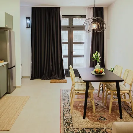 Stylish Town Centre Mariroza Apartment
