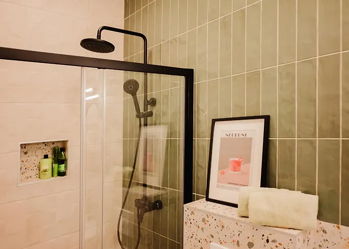 Stylish Town Centre Mariroza