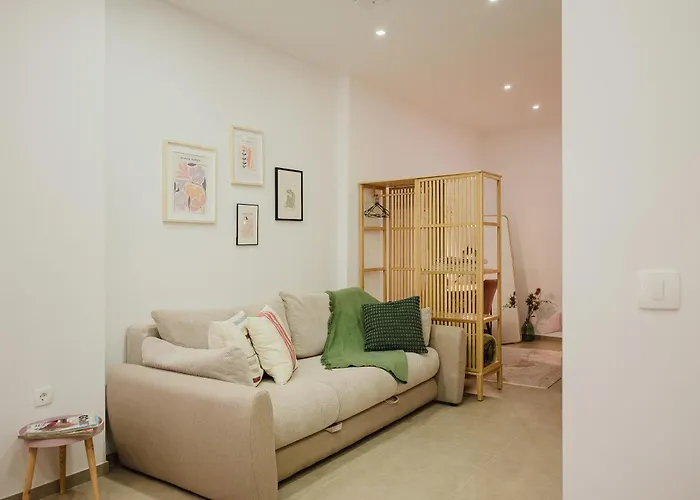 Stylish Town Centre Mariroza