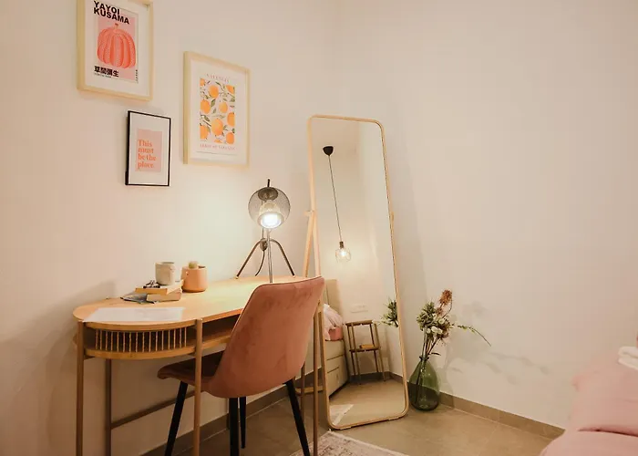 Stylish Town Centre Mariroza Apartment