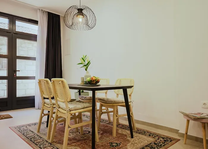 Apartment Stylish Town Centre Mariroza