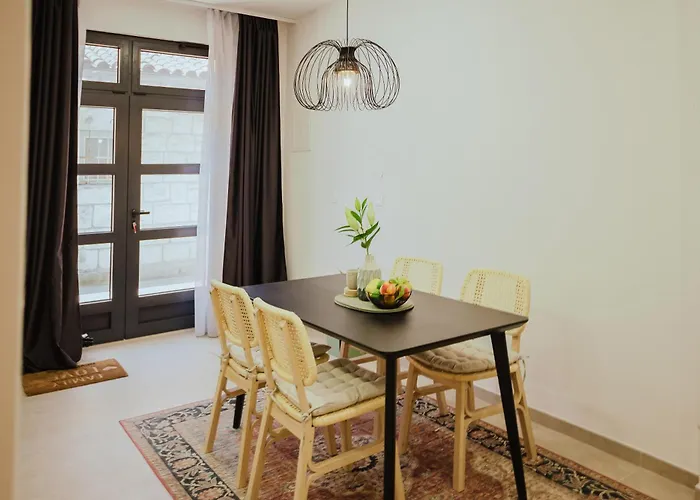 Stylish Town Centre Mariroza Διαμέρισμα Χβαρ