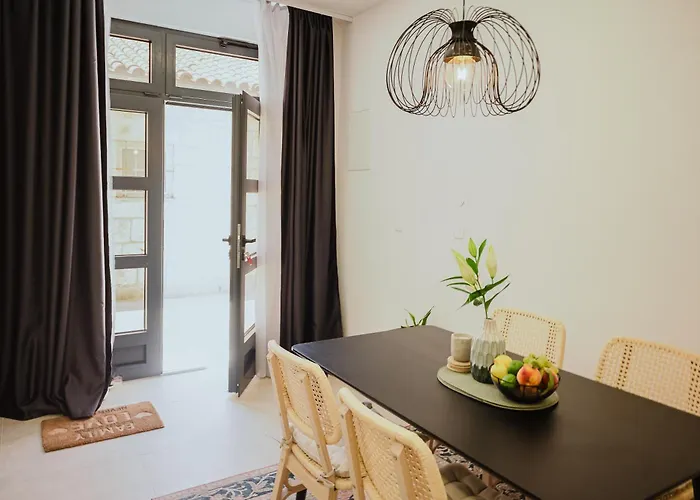 Stylish Town Centre Mariroza Διαμέρισμα Χβαρ