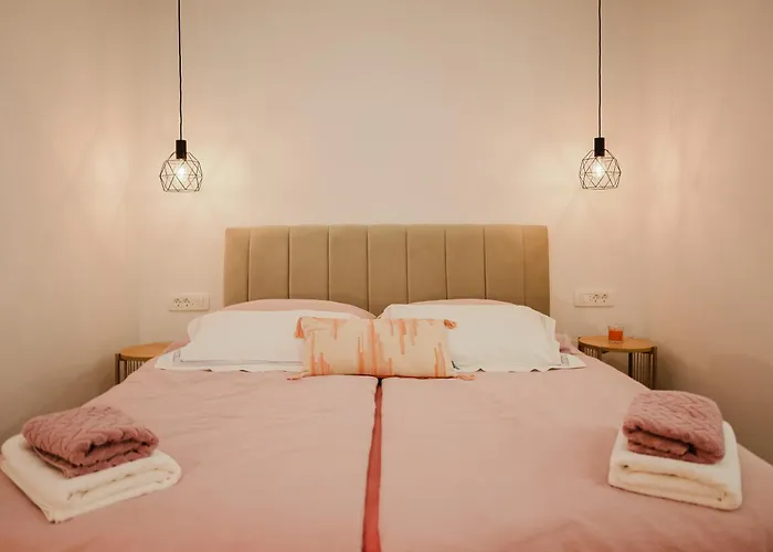 Stylish Town Centre Mariroza * Χβαρ